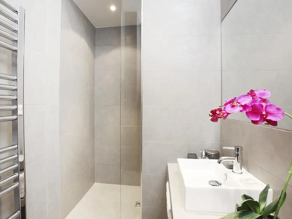 Livinparis - Luxury 3 Bedrooms Le Louvre I 0*, Paris