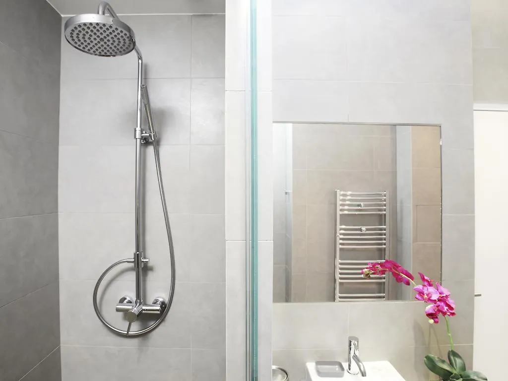 Apartment Livinparis - Luxury 3 Bedrooms Le Louvre I