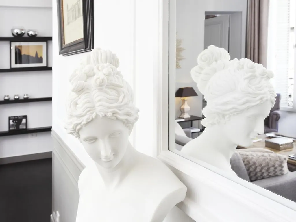 Livinparis - Luxury 3 Bedrooms Le Louvre I 0*, Paris