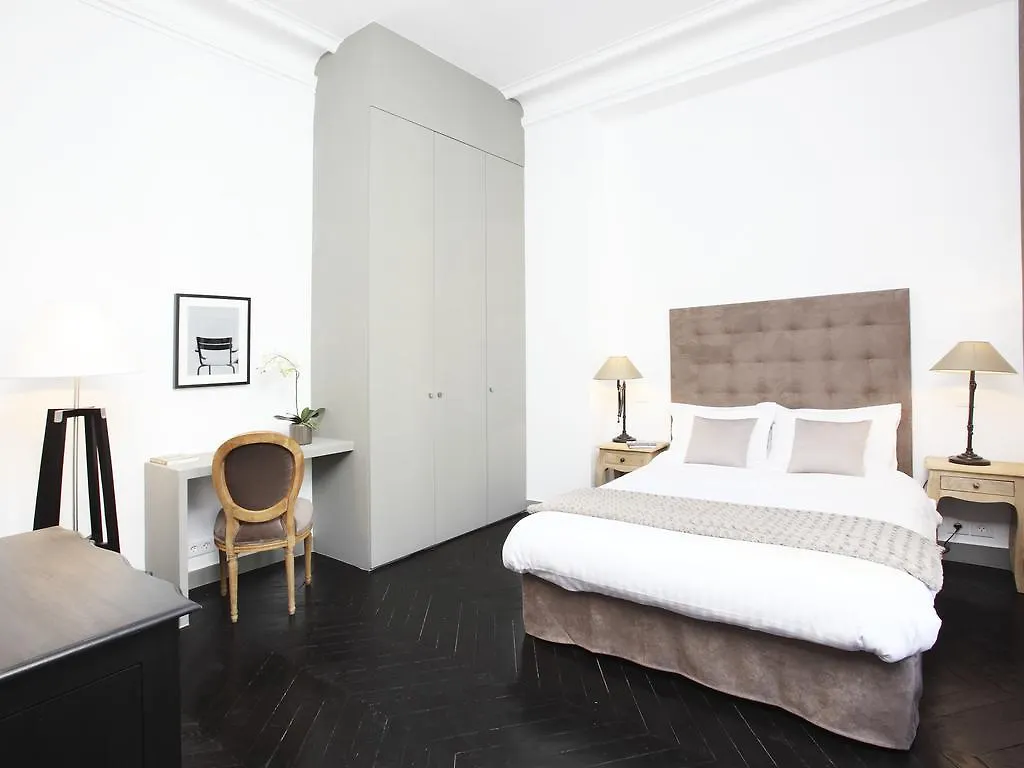 Livinparis - Luxury 3 Bedrooms Le Louvre I